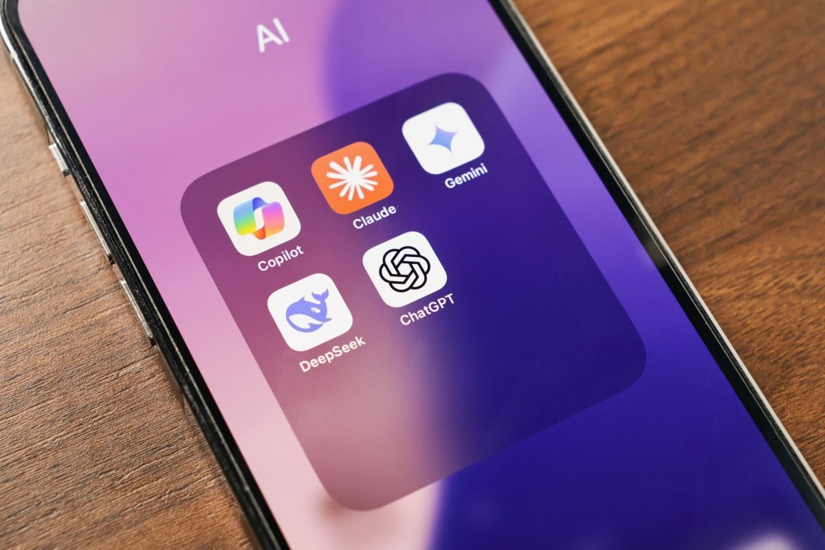 Phone folder with top AI content generator apps